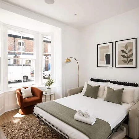 Ouse Flat East Mount By Furnished Centre Location To Races