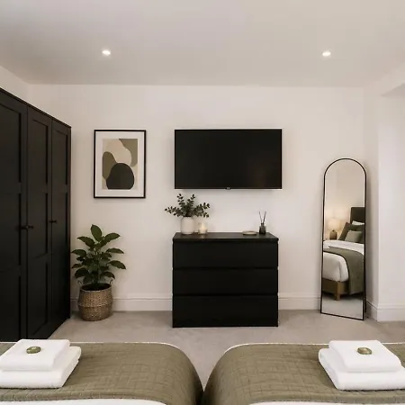 Ouse Flat East Mount By Furnished Centre Location To Races York
