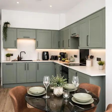Ouse Flat East Mount By Furnished Centre Location To Races