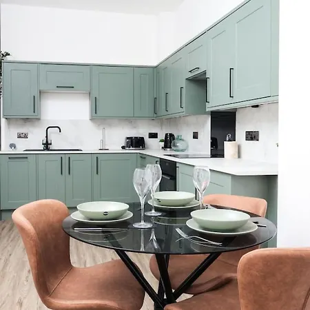 Ouse Flat East Mount By Furnished Centre Location To Races * York
