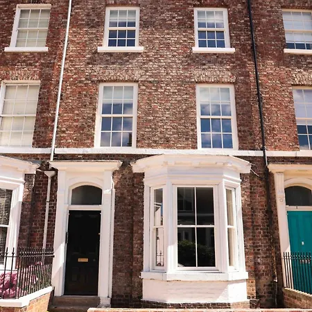 Ouse Flat East Mount By Furnished Centre Location To Races York